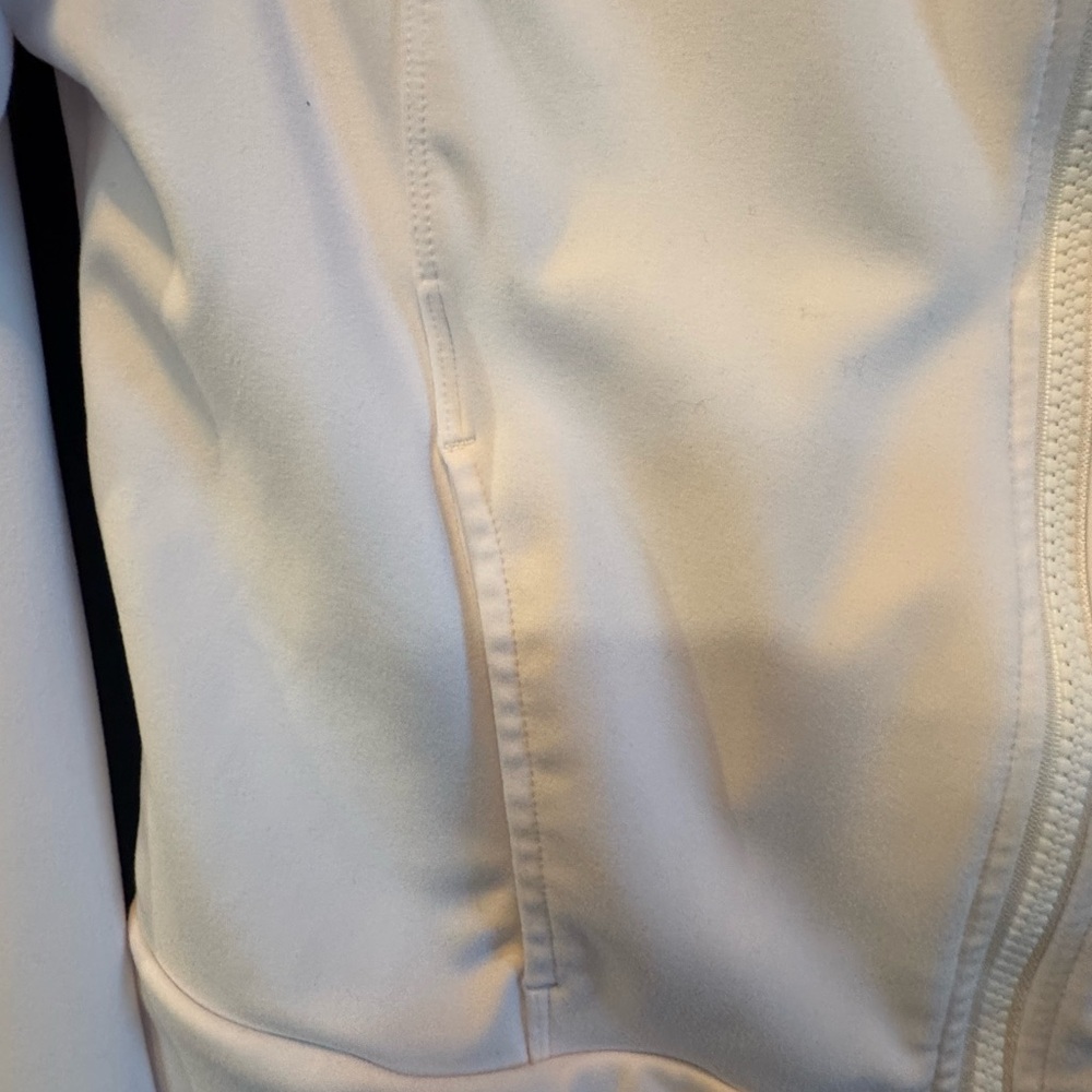 New white exercise jacket - Picture 5 of 6